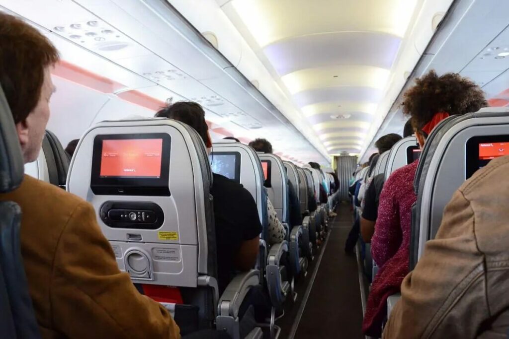 Passageiros no avião Avianca