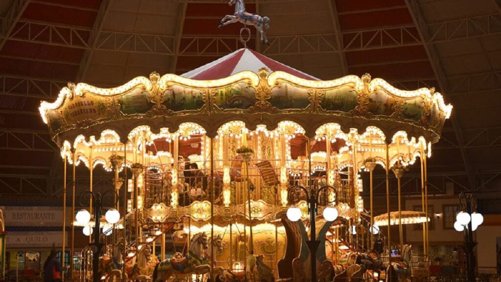 Iluminado Carrossel Veneziano do Beto Carrero