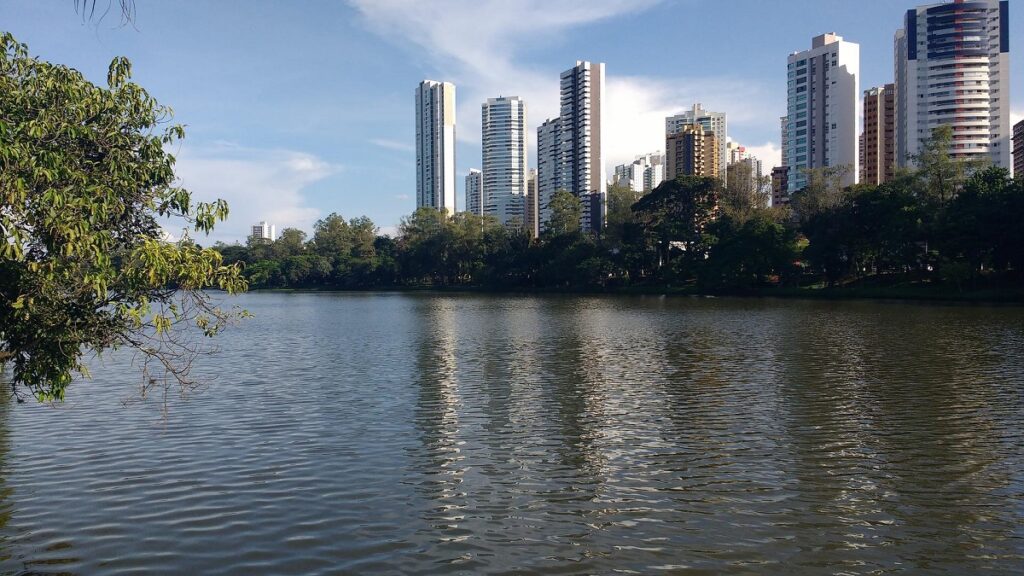 Lago Igapó em Londrina (PR)