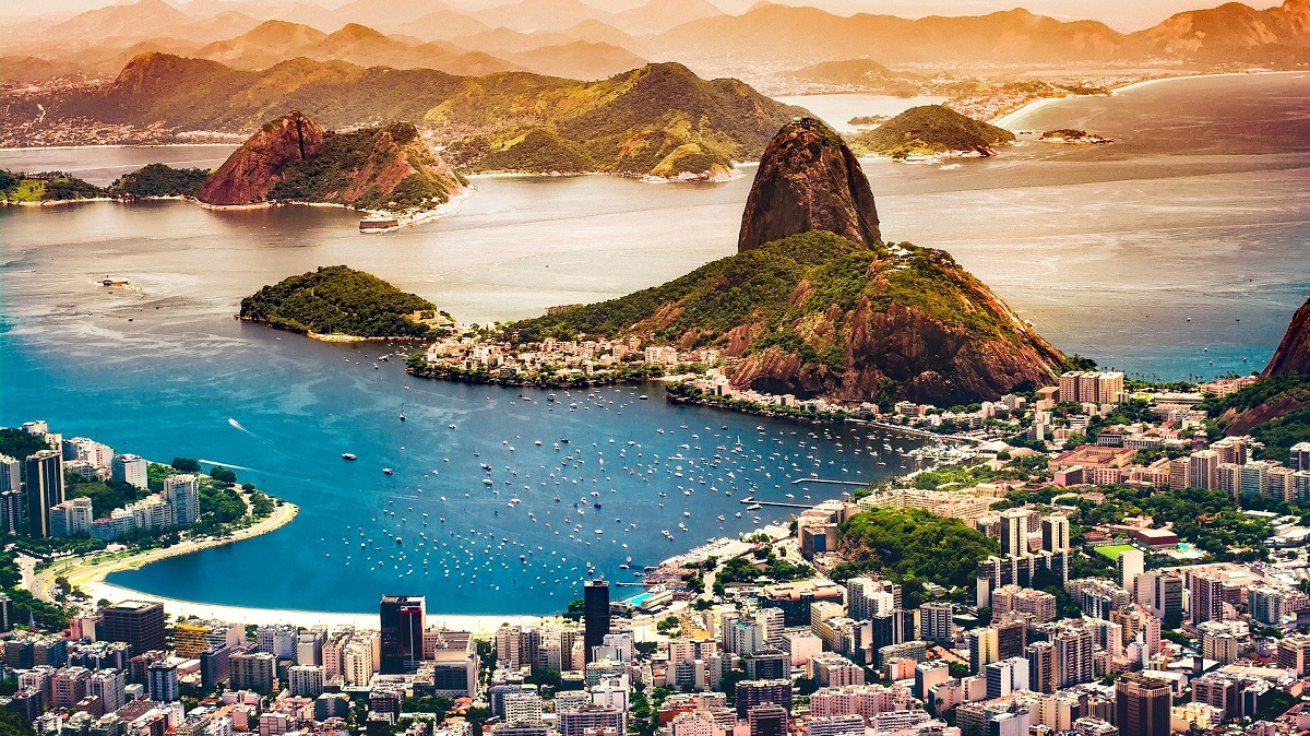 Rio de Janeiro visto de cima, com belas paisagens