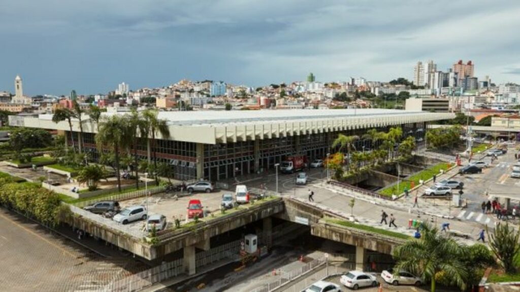 Foto de cima da estação rodoviária de Belo Horizonte