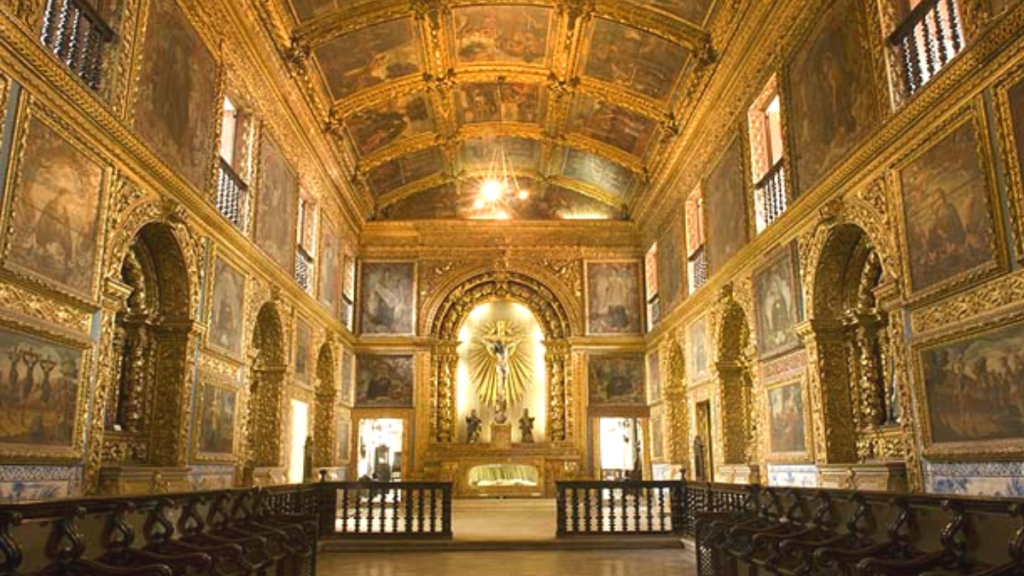 Vista de dentro da Capela Dourada