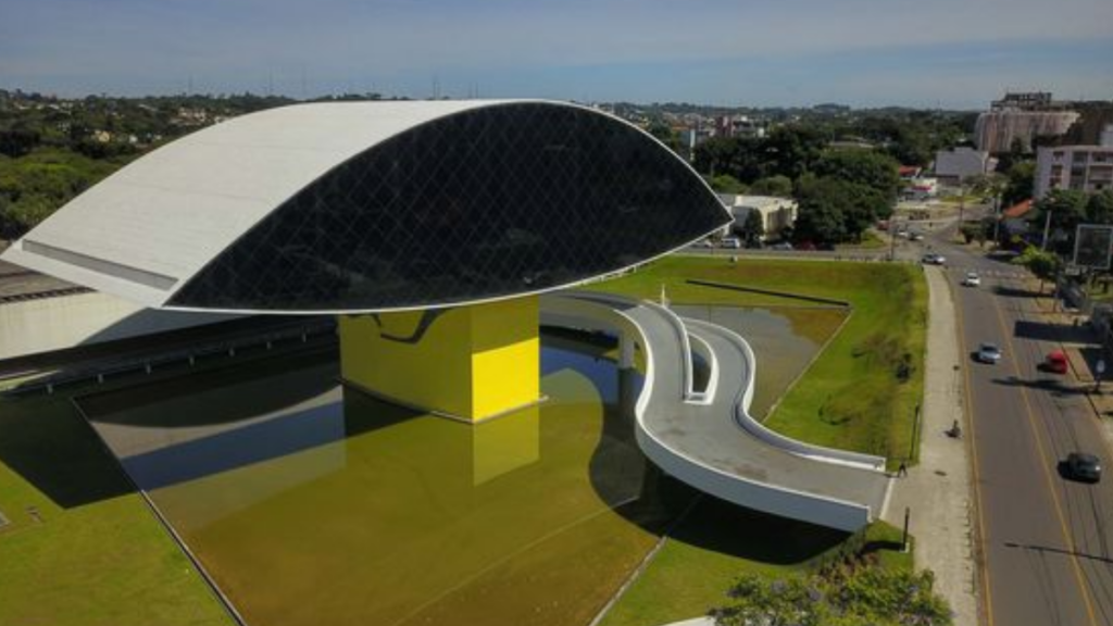 Museu Oscar Niemeyer visto de cima