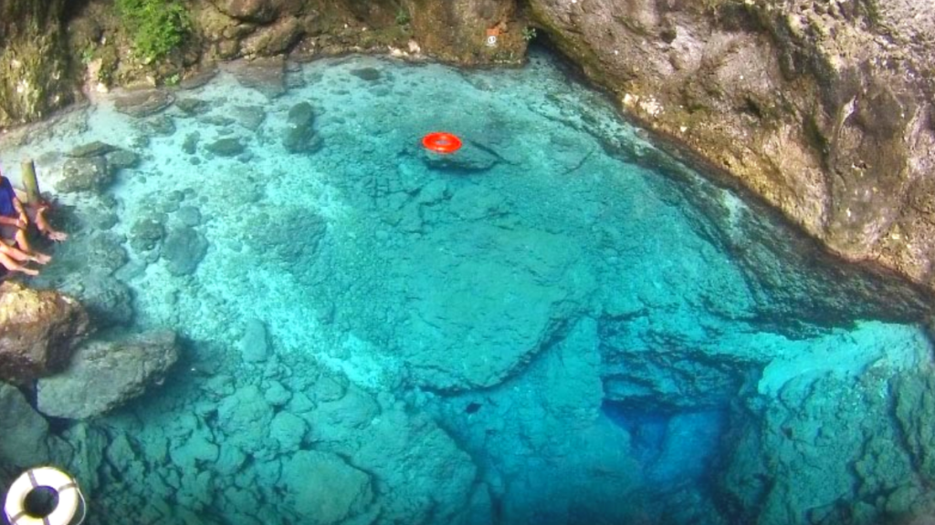 Cenote Hoyo Azul
