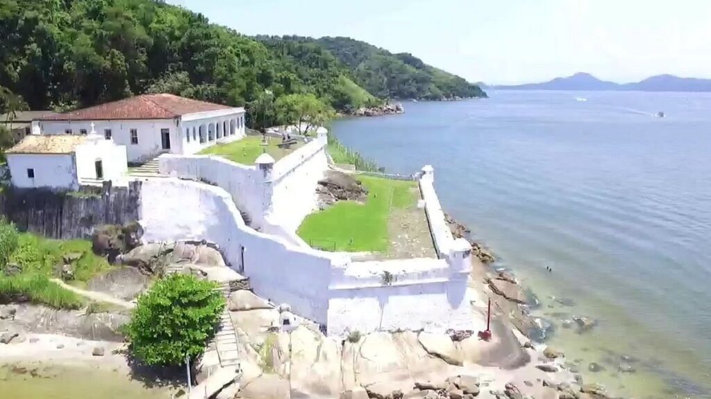 O Fortaleza Santo Amaro da Barra Grande é um grande patrimônio histórico da cidade.
