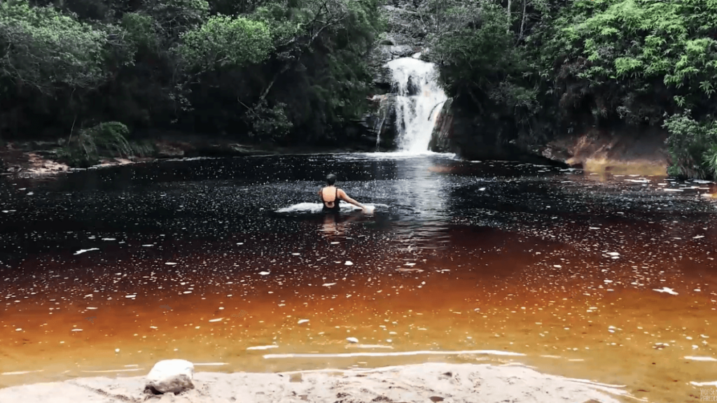 Imagem do lago dos espelhos em ibitipoca