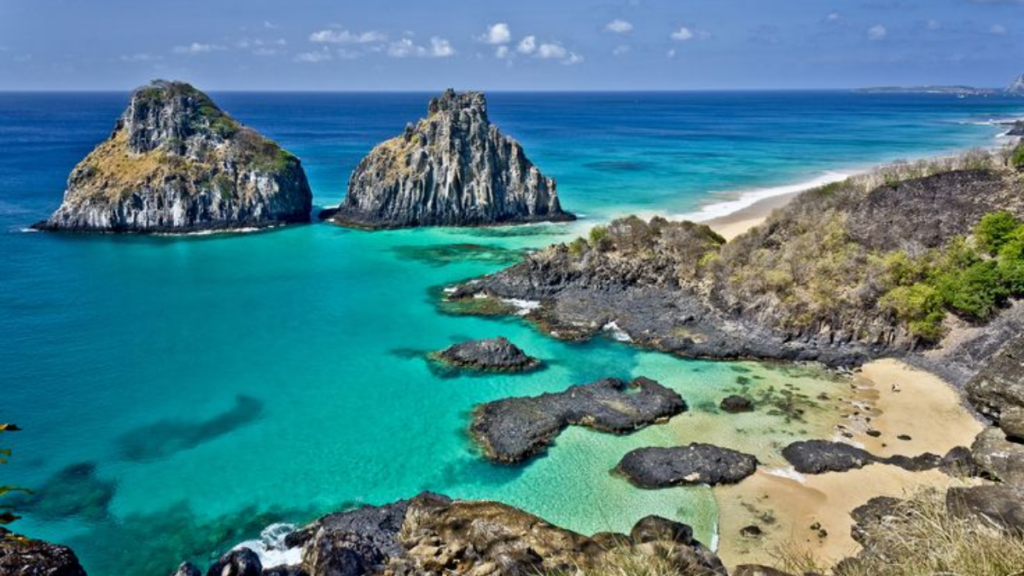 Piscinas Naturais: Imagem da Baía dos Porcos, em Fernando de Noronha 