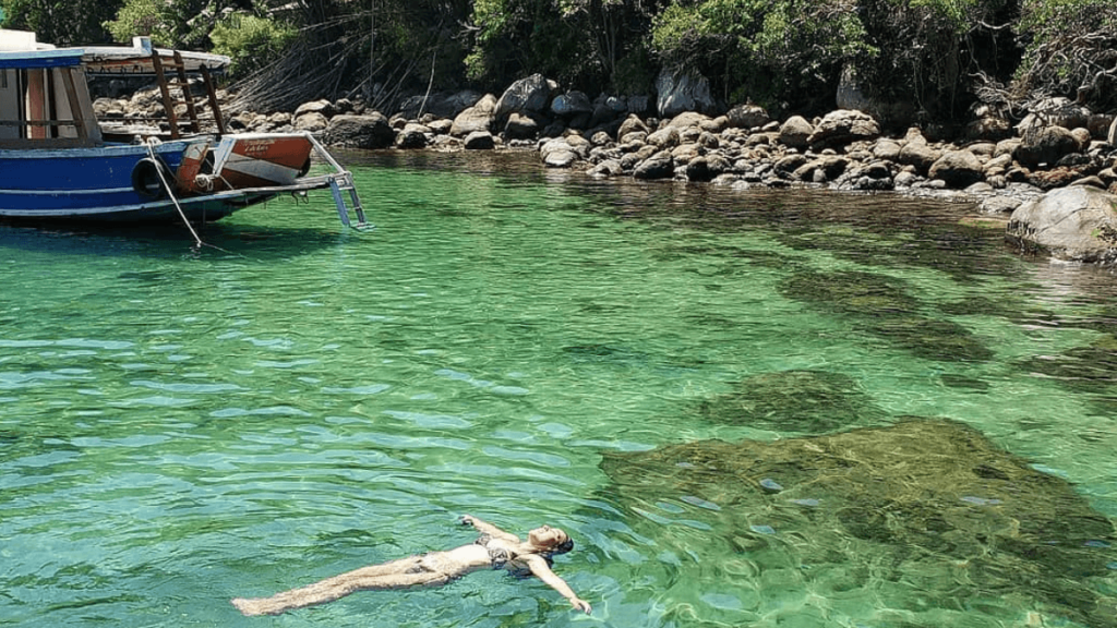 Piscinas Naturais: Imagem de piscina natural em Ilha Grande, no Rio de Janeiro. 