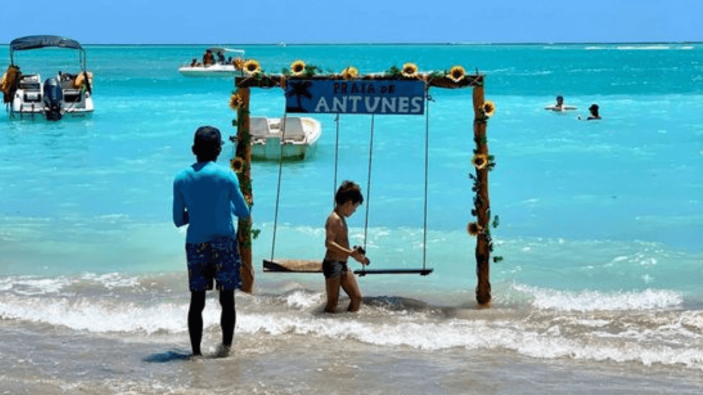 Imagem da Praia de Antunes, na cidade de Maragogi. 