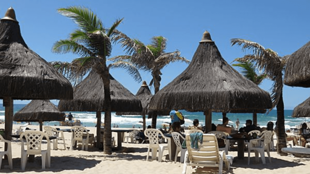 Imagem da Barraca Vila Galé, na Praia do Futuro.