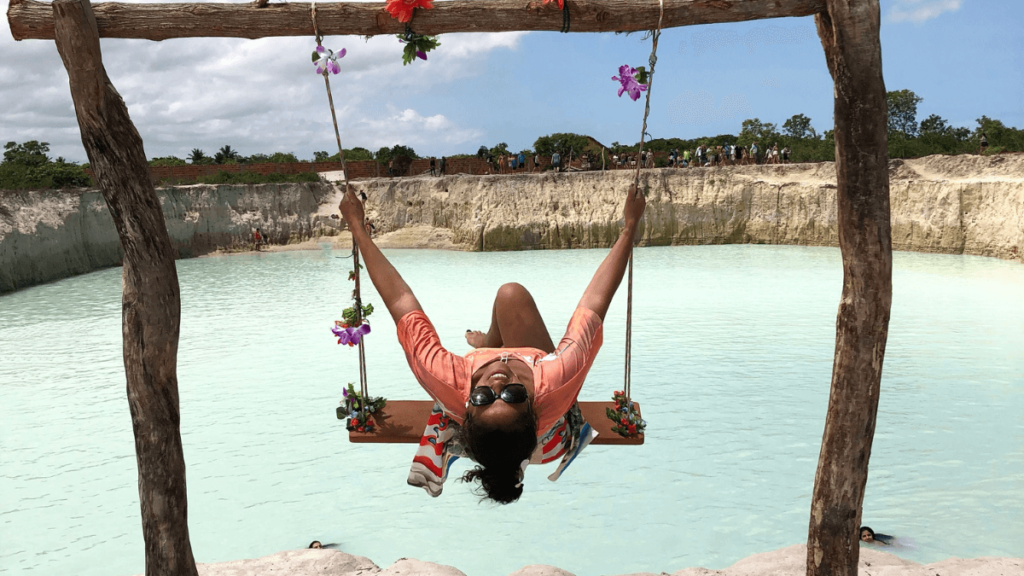 tire fotos nos balanços localizados em Buraco Azul