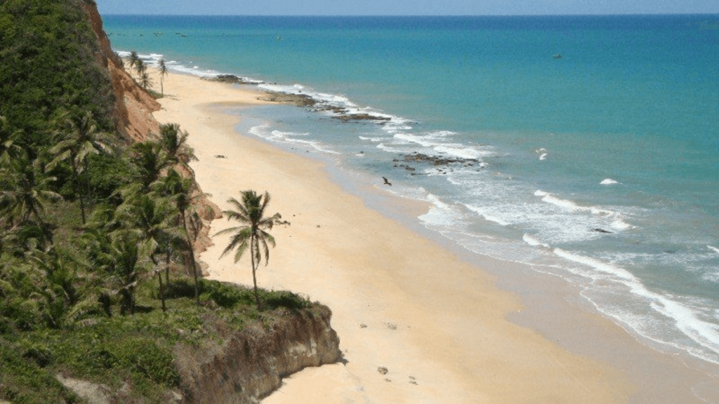 Imagem da praia Jacarecica, em Maceió.