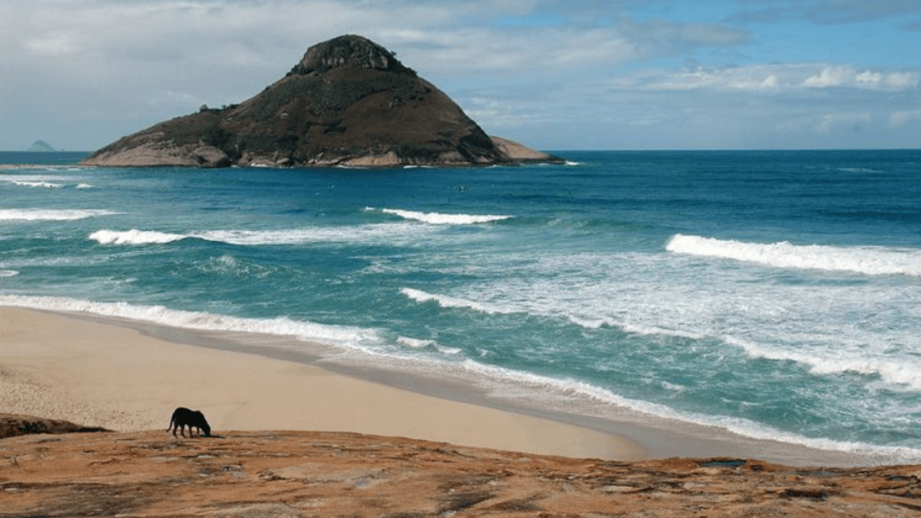 Imagem da Praia da Macumba, em Recreio dos Bandeirantes