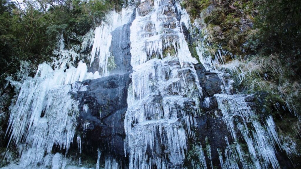 Cascata que congela