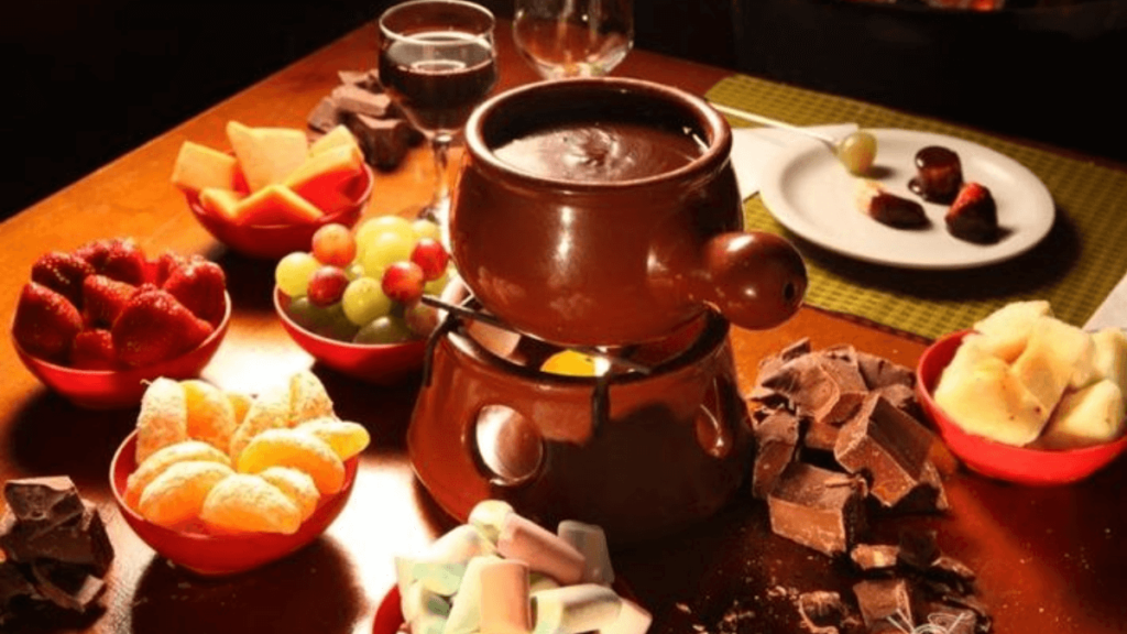 Imagem do fondue para um jantar romântico em Moema.