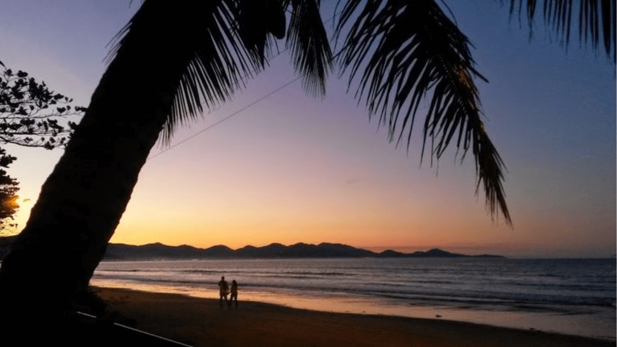 Imagem da Praia de Perequê, em Porto Belo