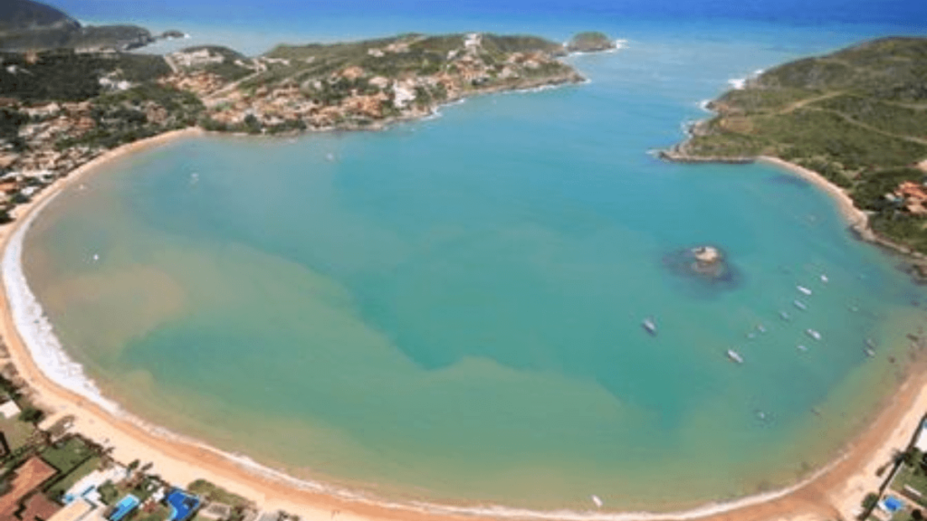 Venha conhecer Praia da Ferradura