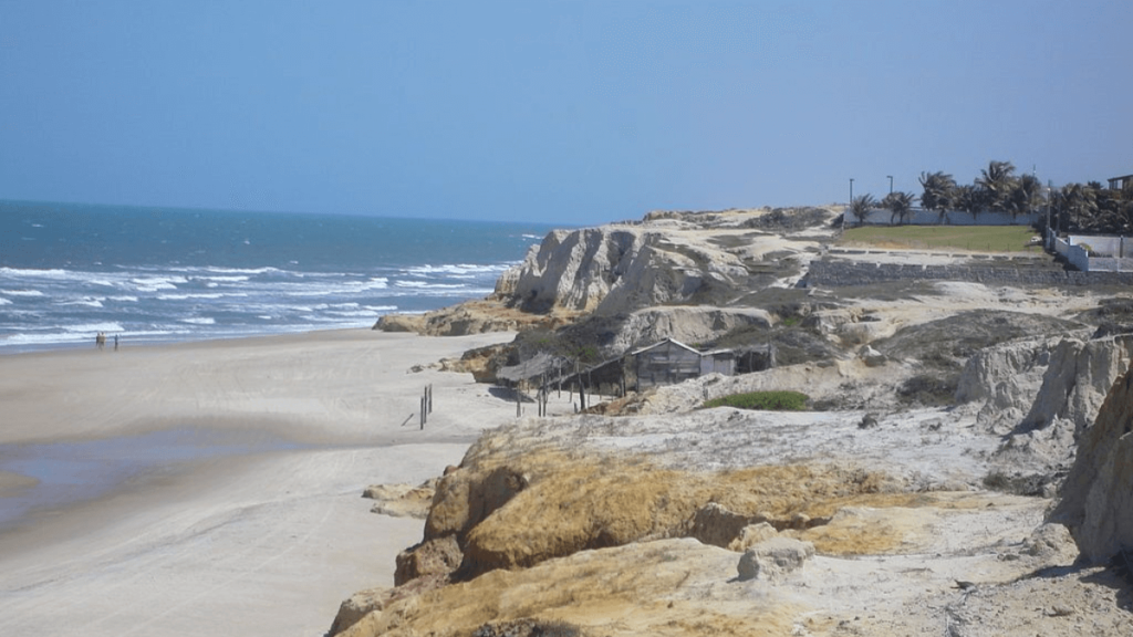 Conheça a Praia das Fontes