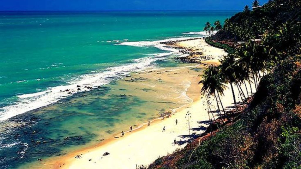 Praia localizada em Sergipe