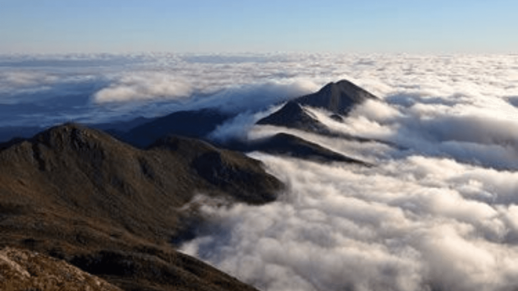 Linda imagem do Pico da Bandeira