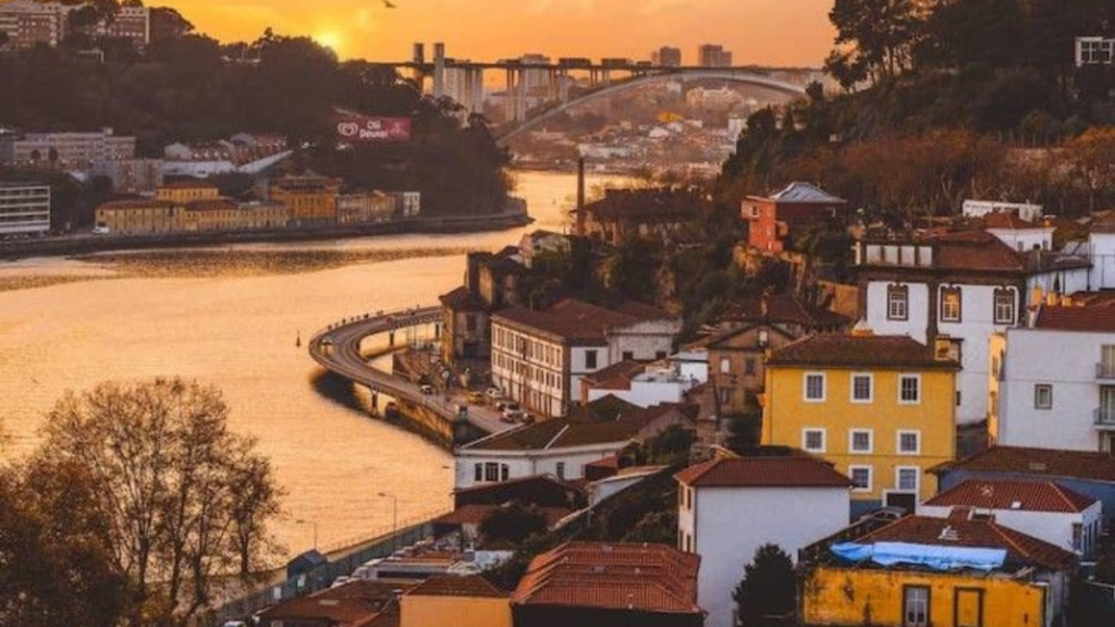 Beira do rio em Portugal