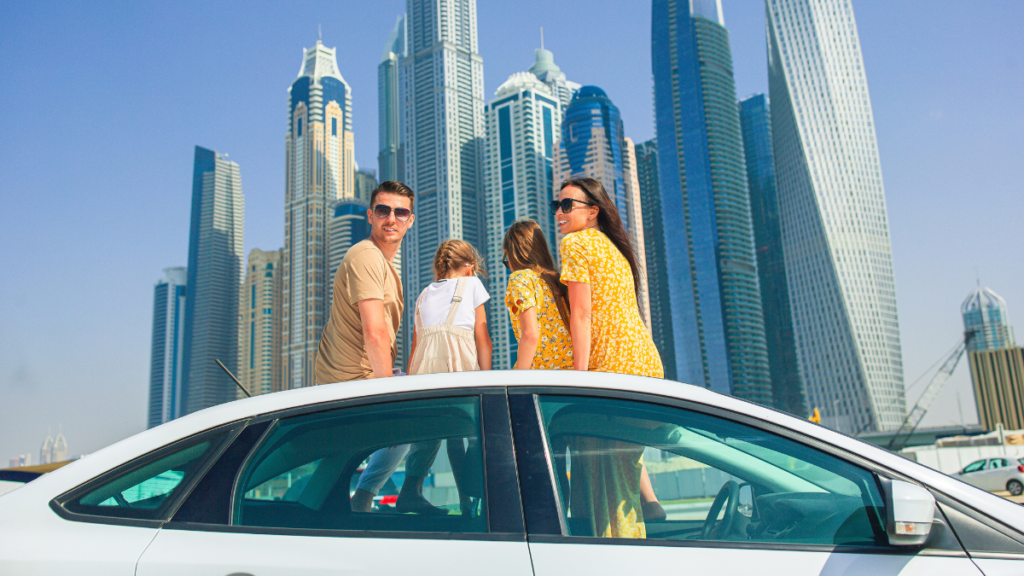Família viajando de carro