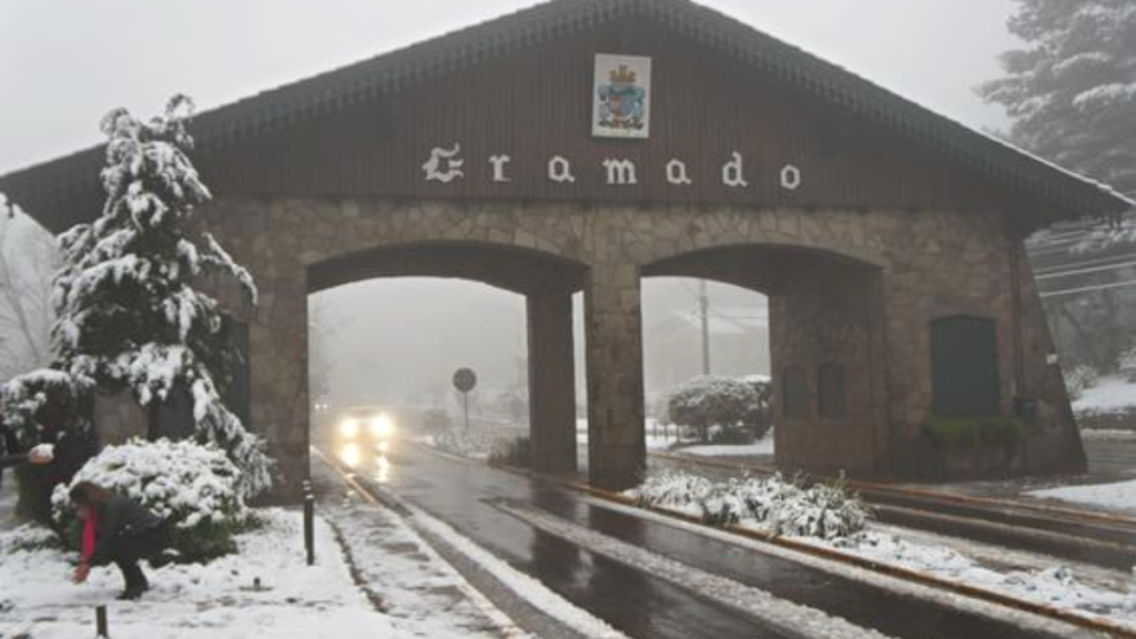 Gramado com neve