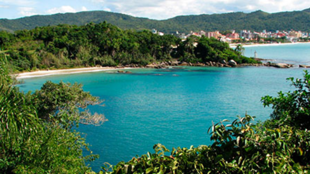 Conheça Praia da Miséria