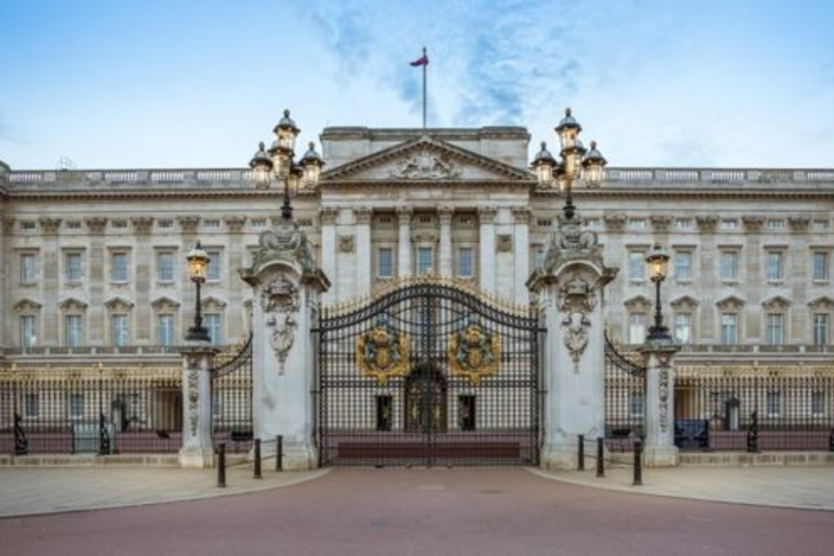 Palácios da rainha Elizabeth II: Palácio de Buckingham