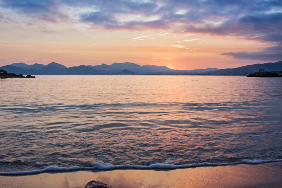 O que fazer em Cannes: Ver o pôr do sol na praia!