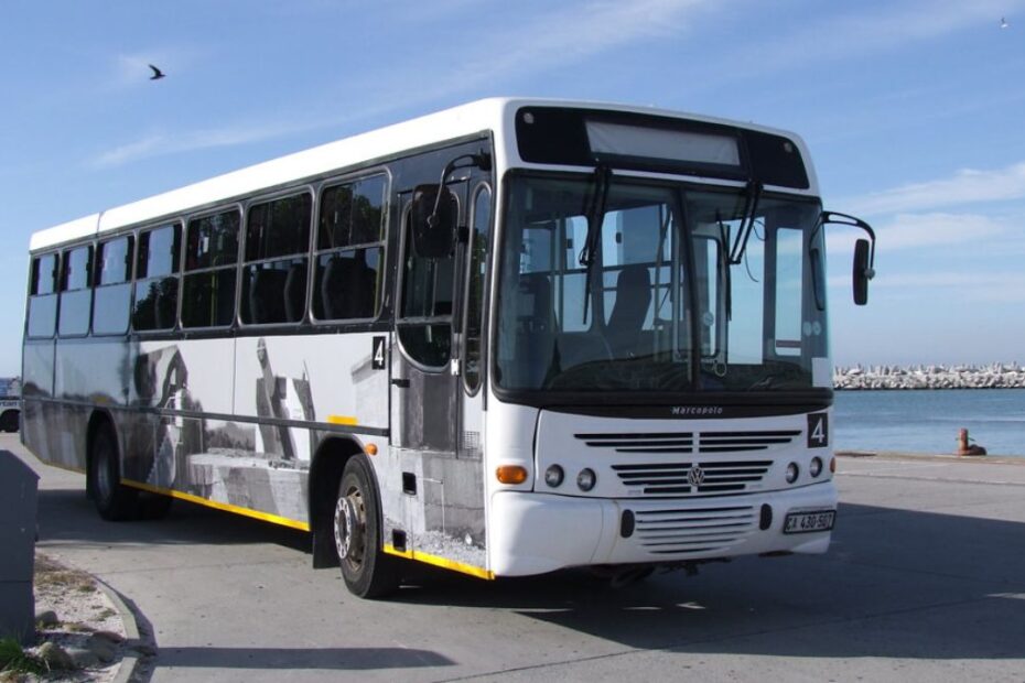 C20 Jardim Claudia: ônibus branco.