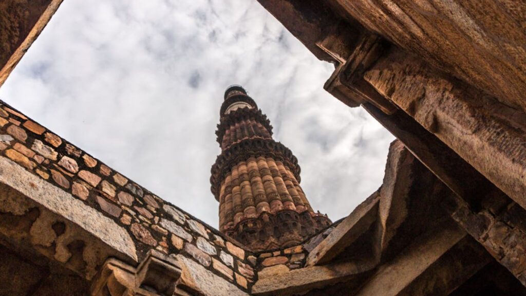Qutub Minar na capital da Índia.