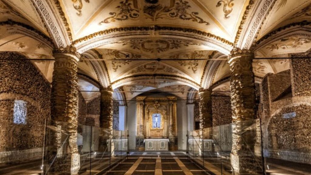 A Capela dos Ossos de Évora – Portugal.