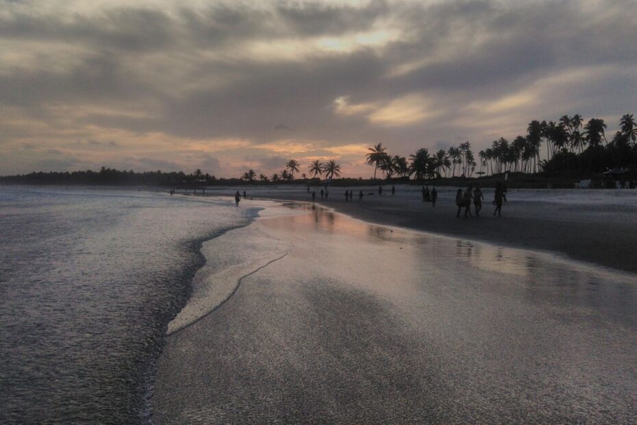 Qual a praia mais perto de Goiânia?